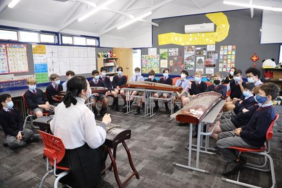 新西兰校园里的中文周：古筝奏响摇滚乐