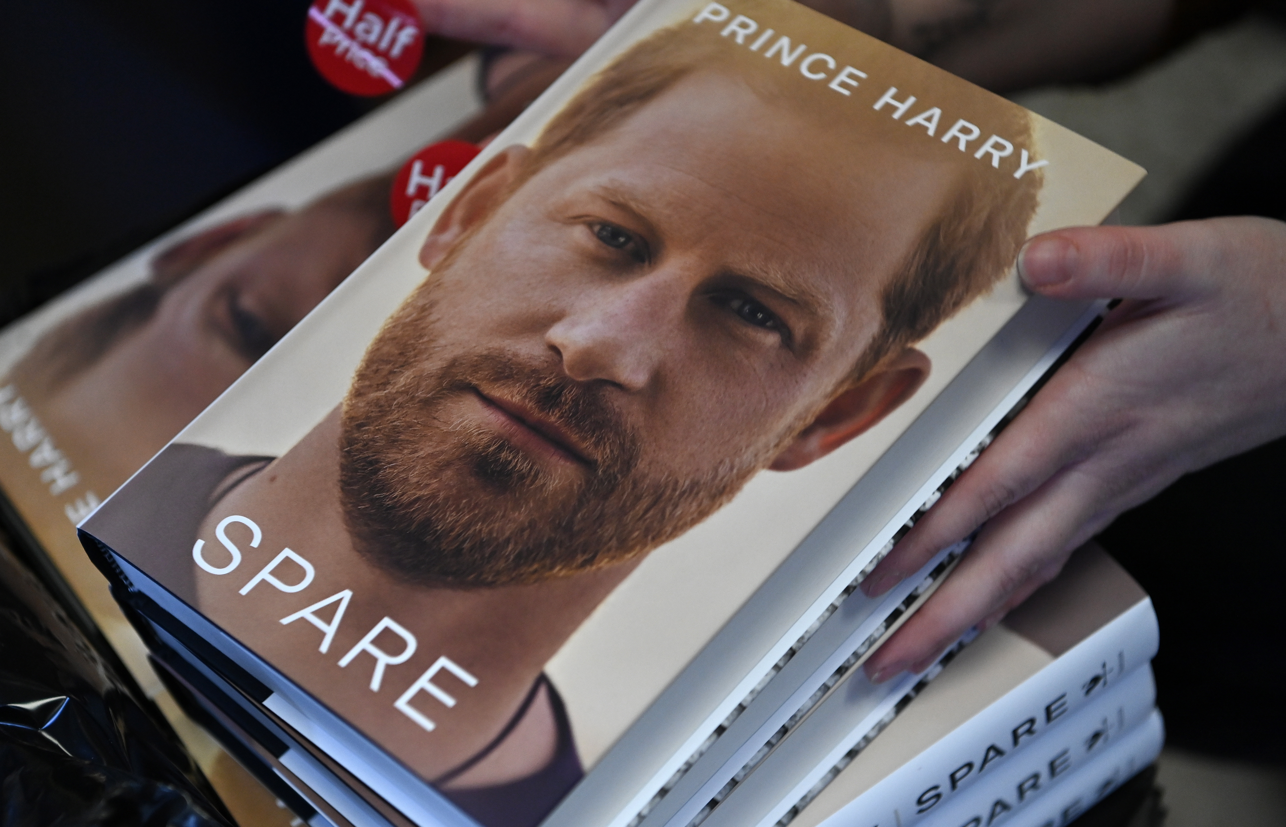 英联邦国家如何看哈里新书？新西兰媒体转澳媒报道：要求英王室回应